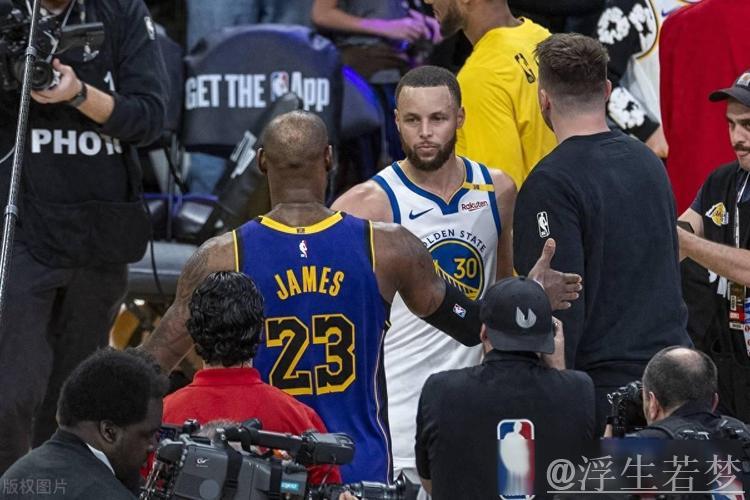 勇士击败湖人 豪取四连胜